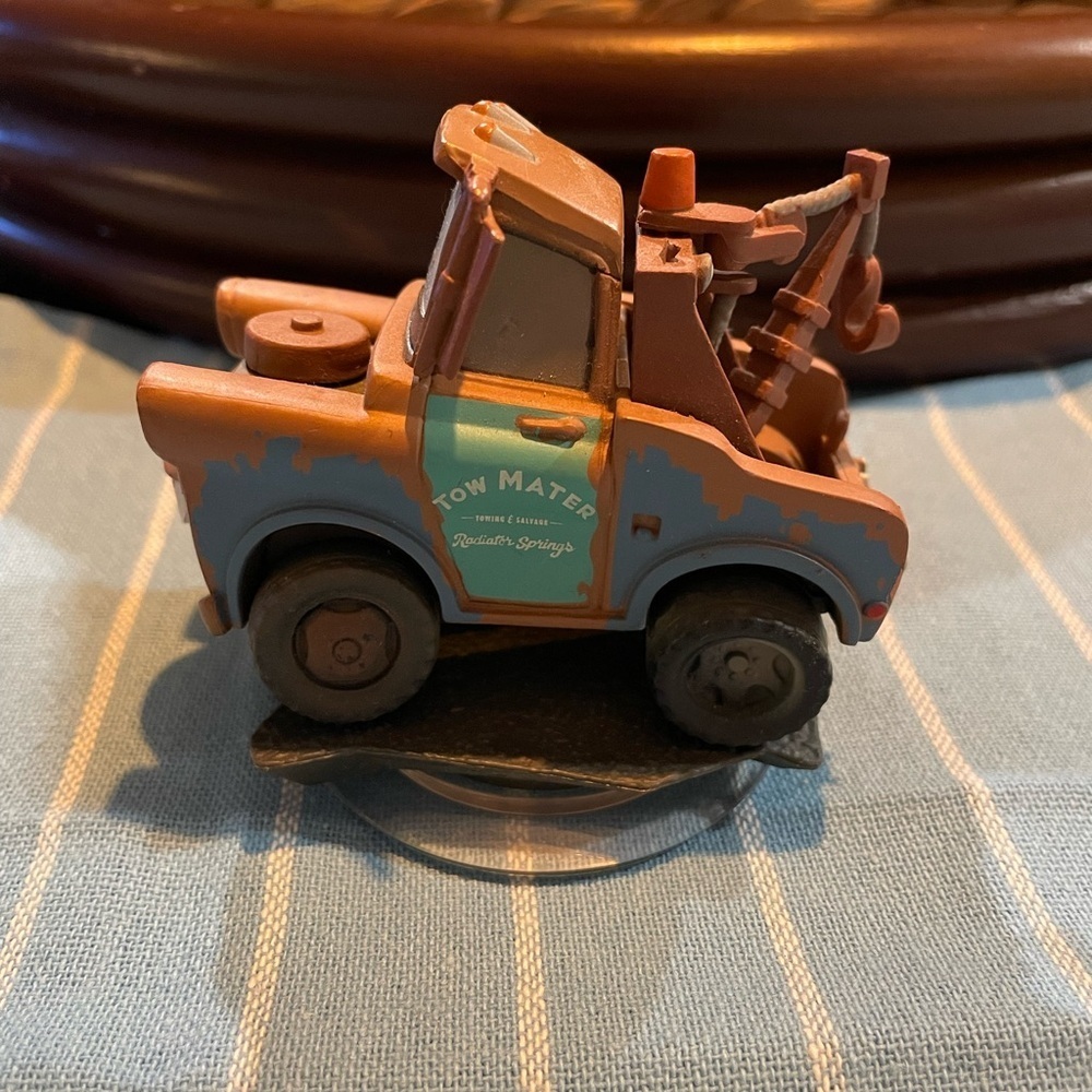 Disney Infinity 1.0 Tow Mater from Cars - Picture 2 of 4